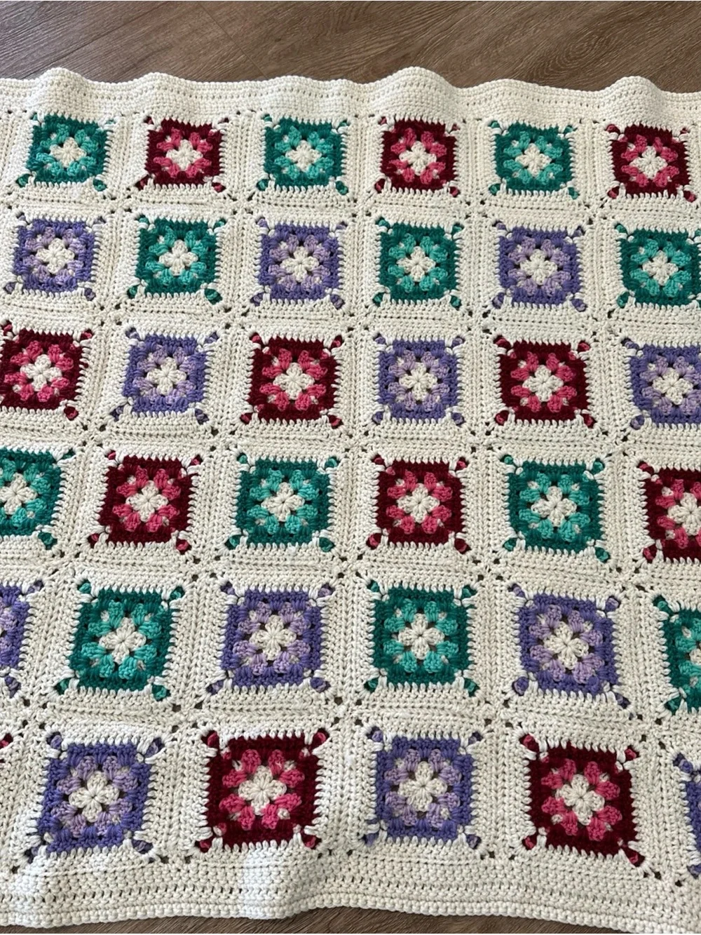Handmade 36“ x 48“ baby lap throw granny Square